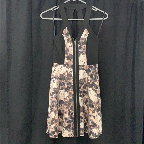 Dress - Picture 1 of 2